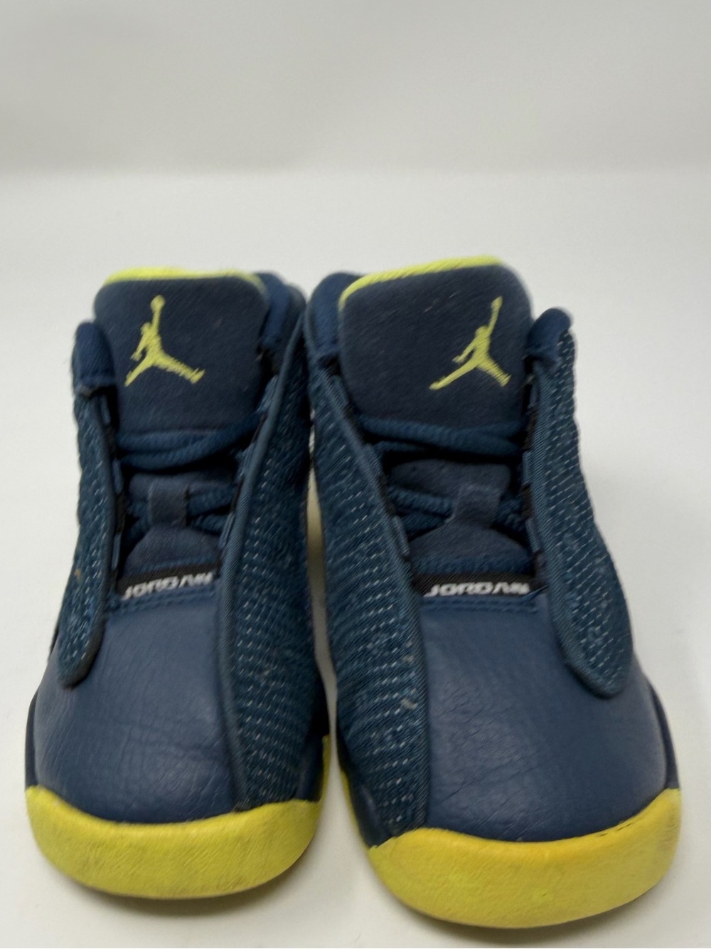Jordan Kids Navy and Yellow Retro Sneakers Sz. 6c - Picture 9 of 9